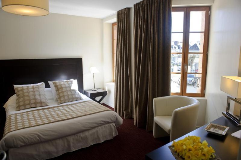 Hotel Burgevin Sully-sur-Loire Exterior photo